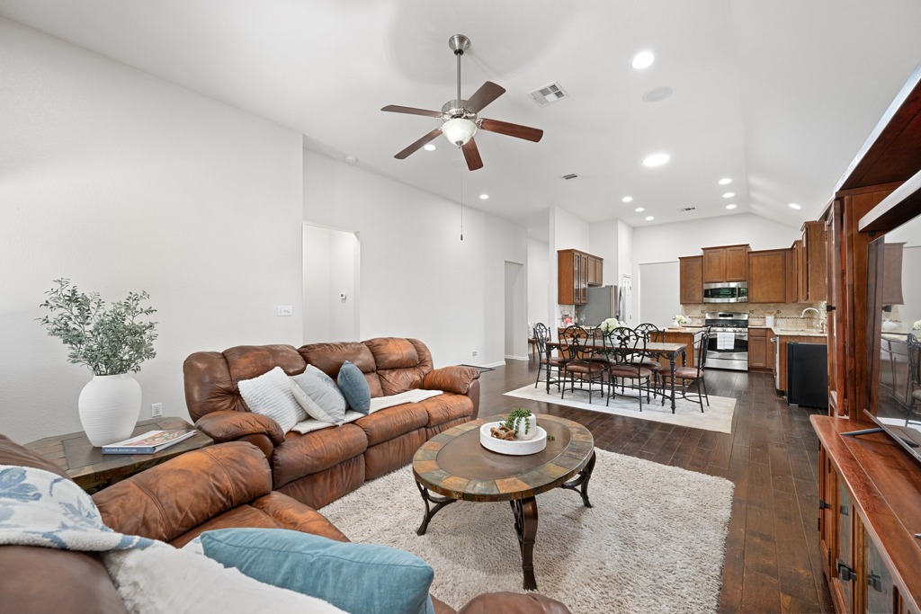 Crystal Falls Realty | Leander, TX Real Estate in Leander, TX (6)