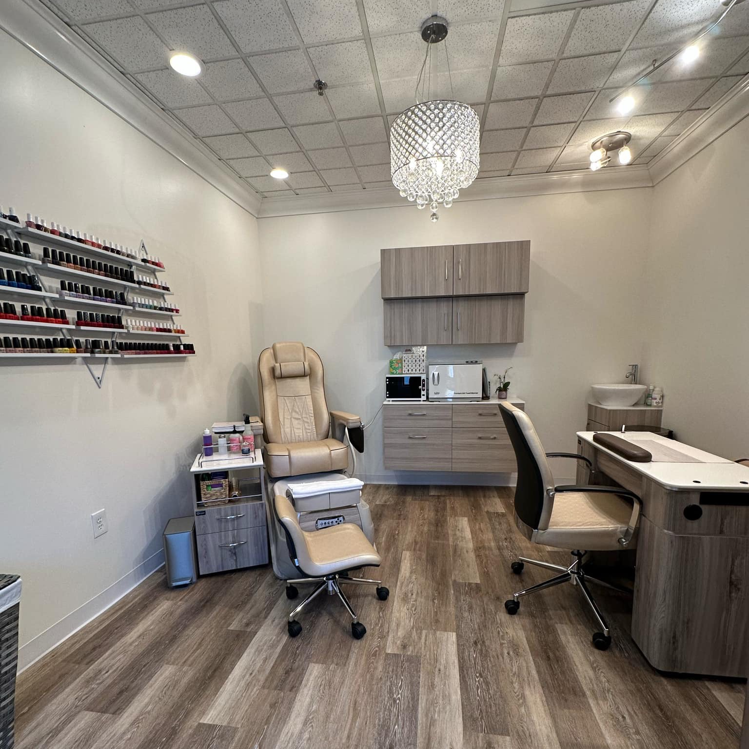 Hera Nail Salon in Arlington Heights, IL