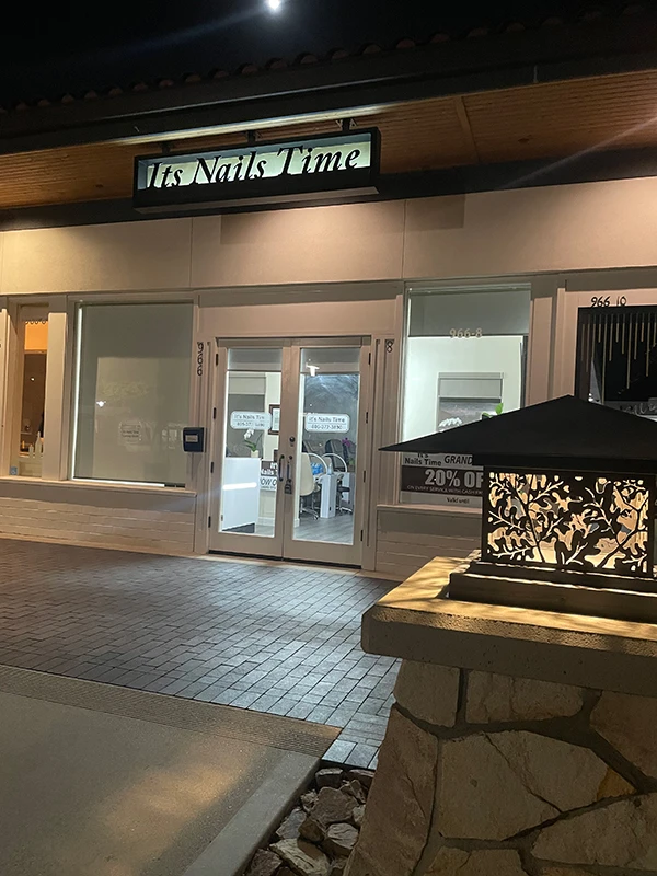 It's Nails Time in Westlake Village, CA (6)