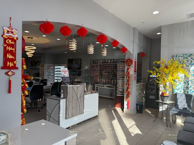 Glamour Nail & Spa in Oconomowoc, WI