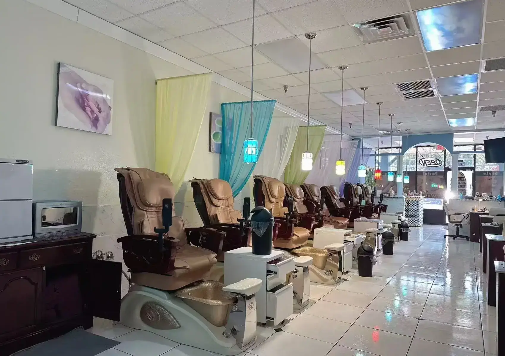 Luxury Hair Nail & Spa in Tavares, FL (2)