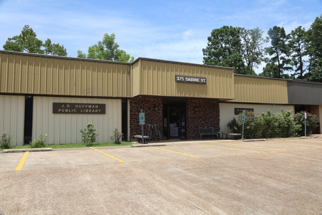 J R Huffman Public Library in Hemphill, TX (6)