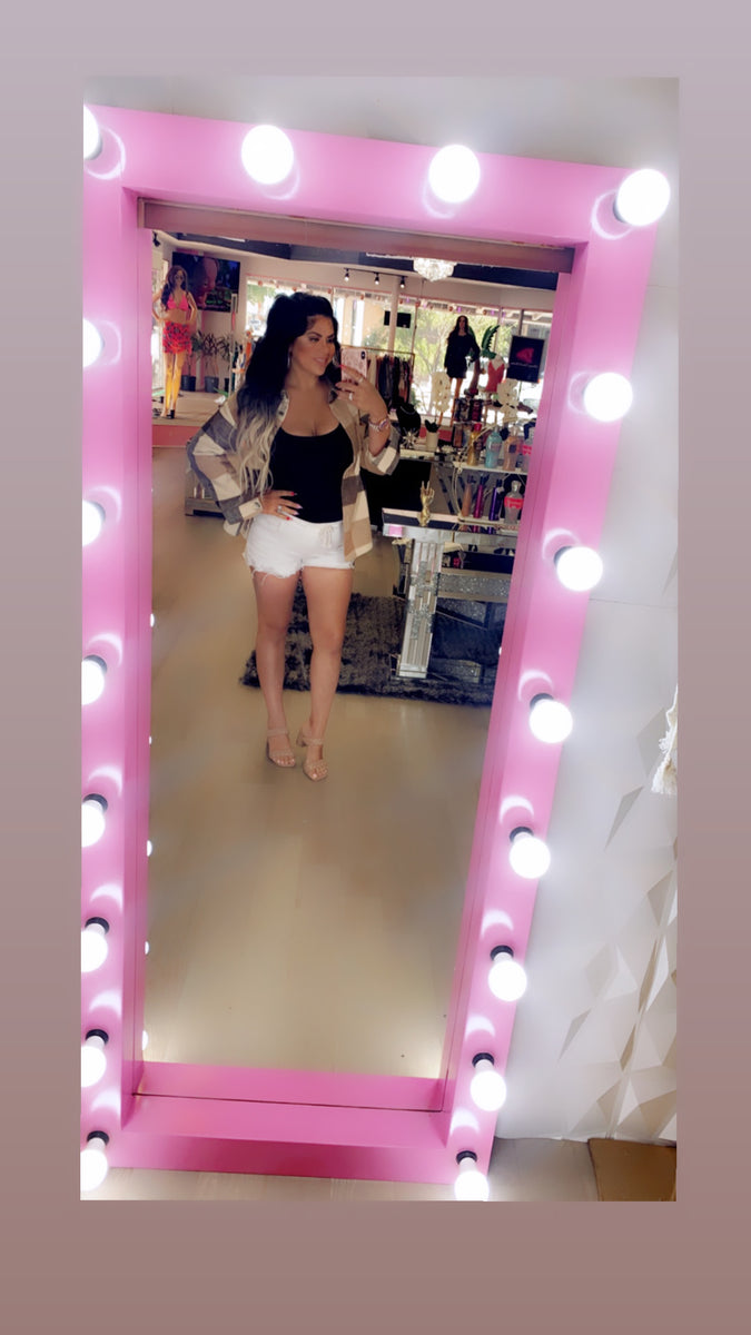 Glo Tanning Salon & Boutique in Yoakum, TX (2)