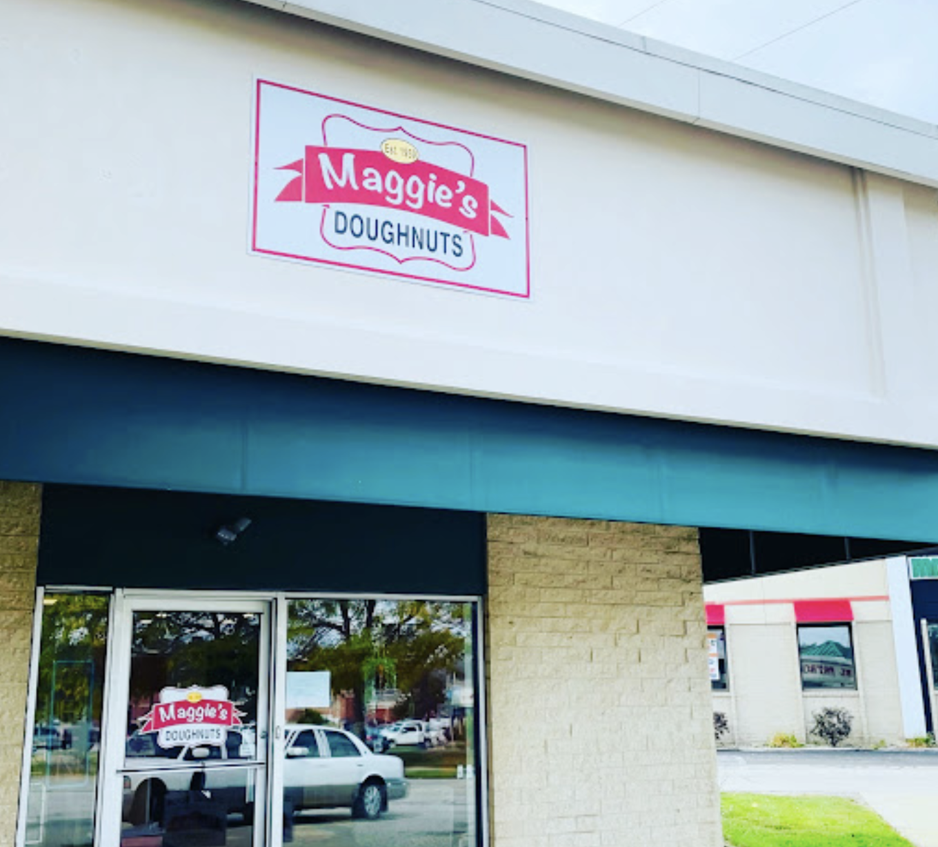 Maggie's Doughnuts and Cafe featuring Bake by Cristina Soriano in Kirtland, OH (2)