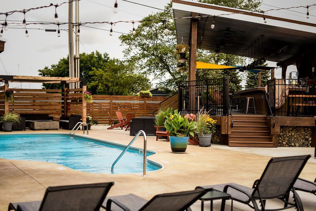 Off The Rock - Pool & Patio Bar in Port Clinton, OH (5)