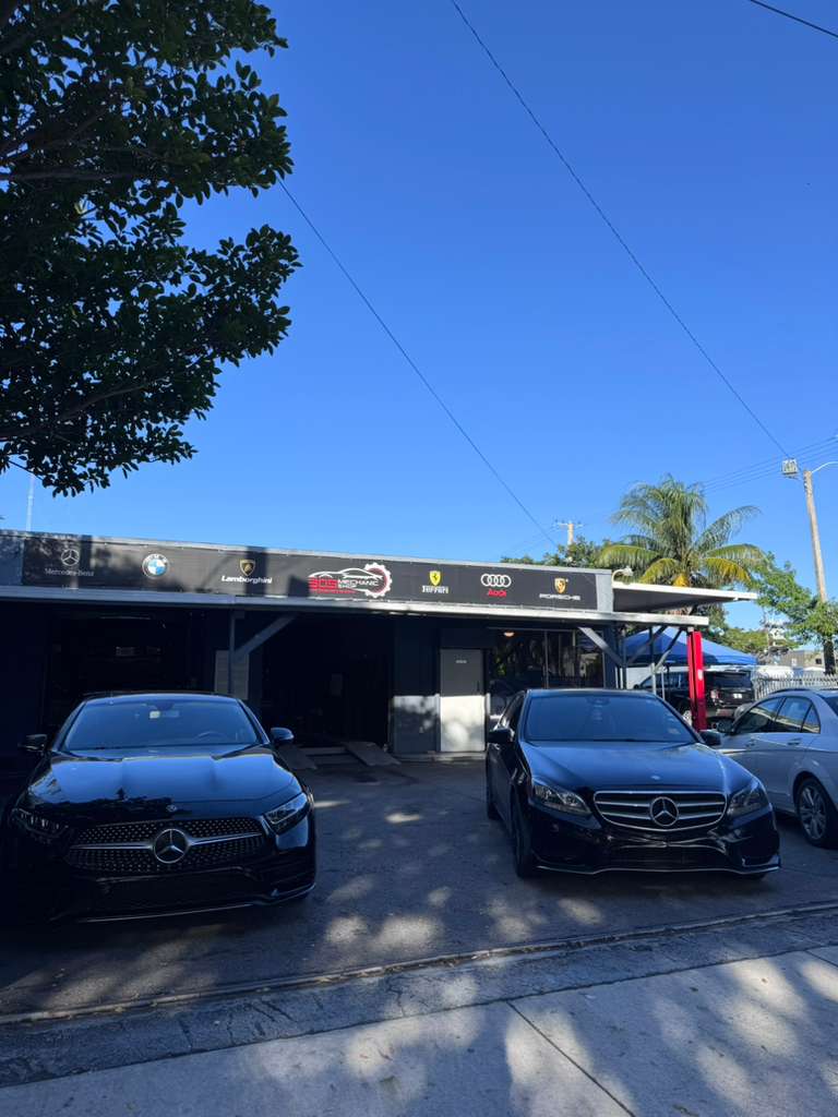 305 Mechanic Shop in Miami, FL