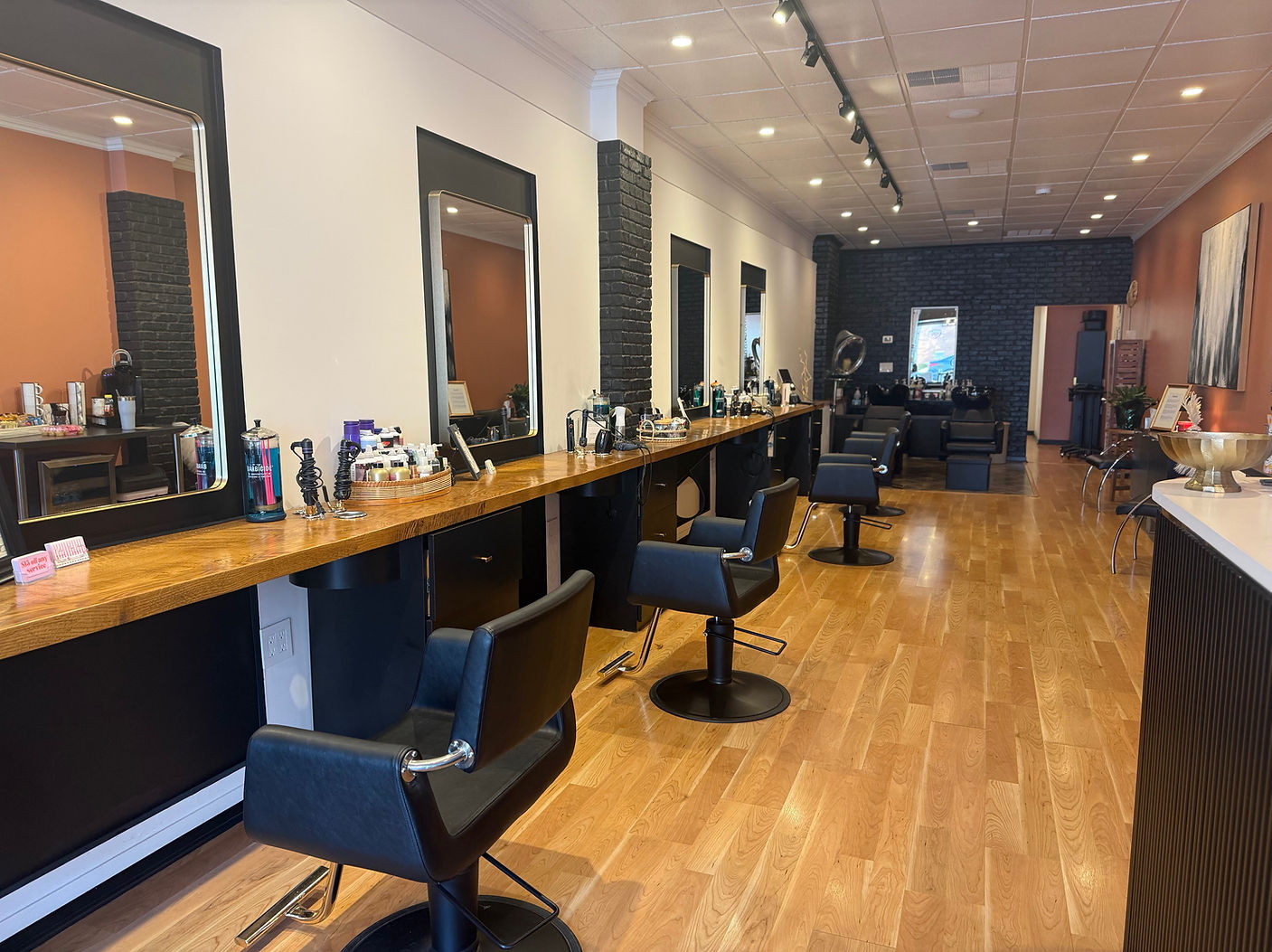 Chic Hair Salon in Hillsdale, NJ