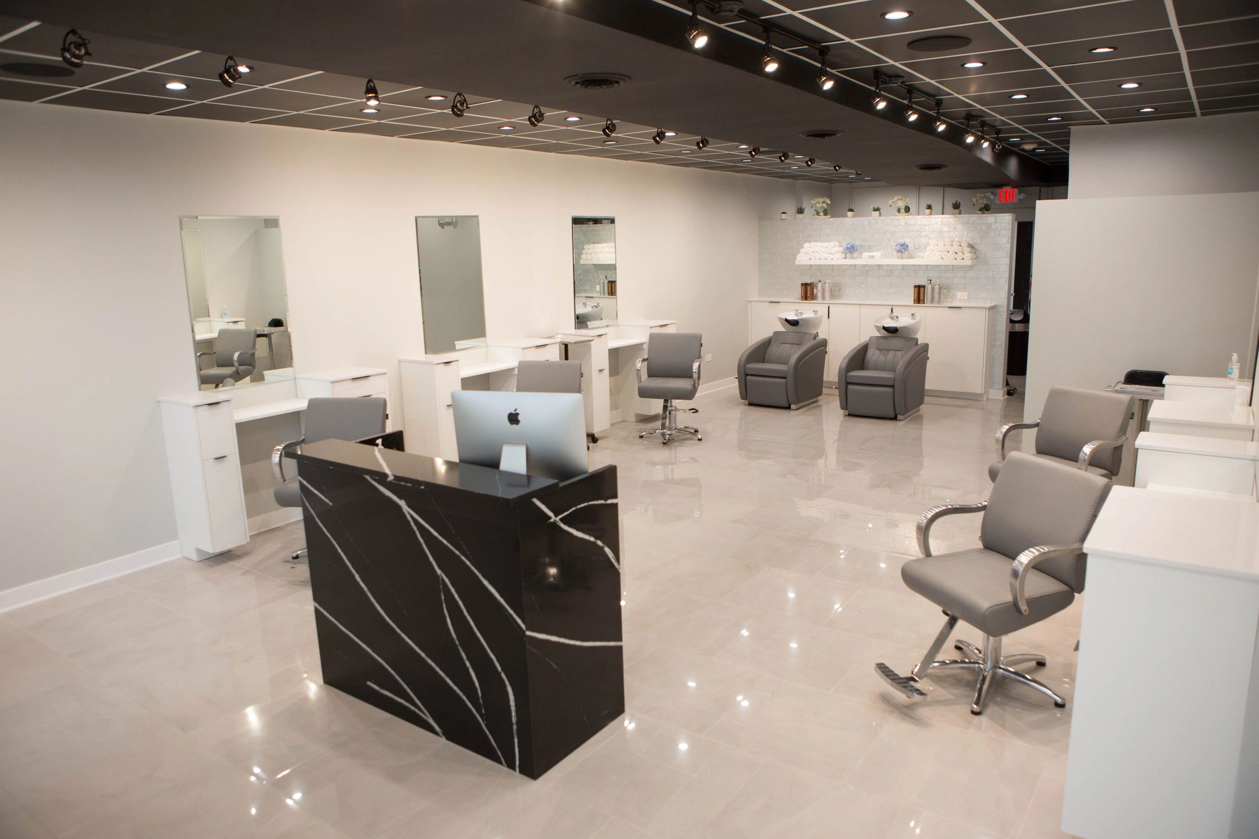 Drybar Louys salon in Highland Park, IL