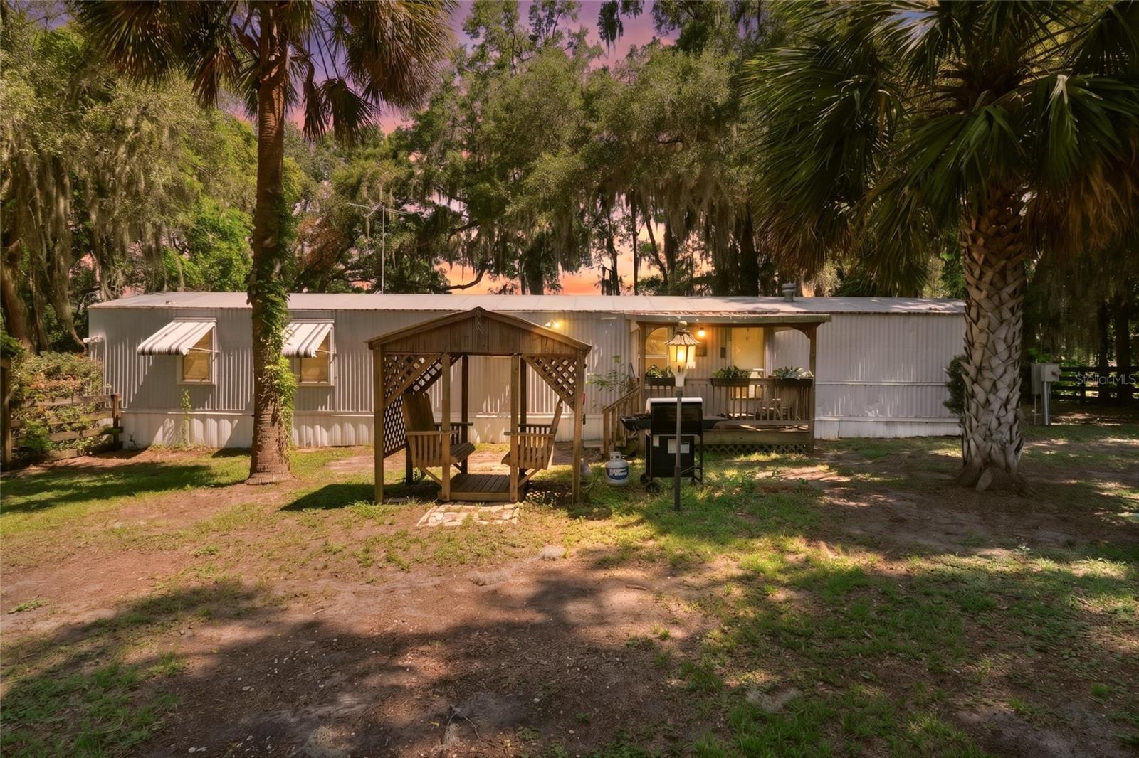 DENISE BESEROCK, Realtor® in Tavares, FL (2)