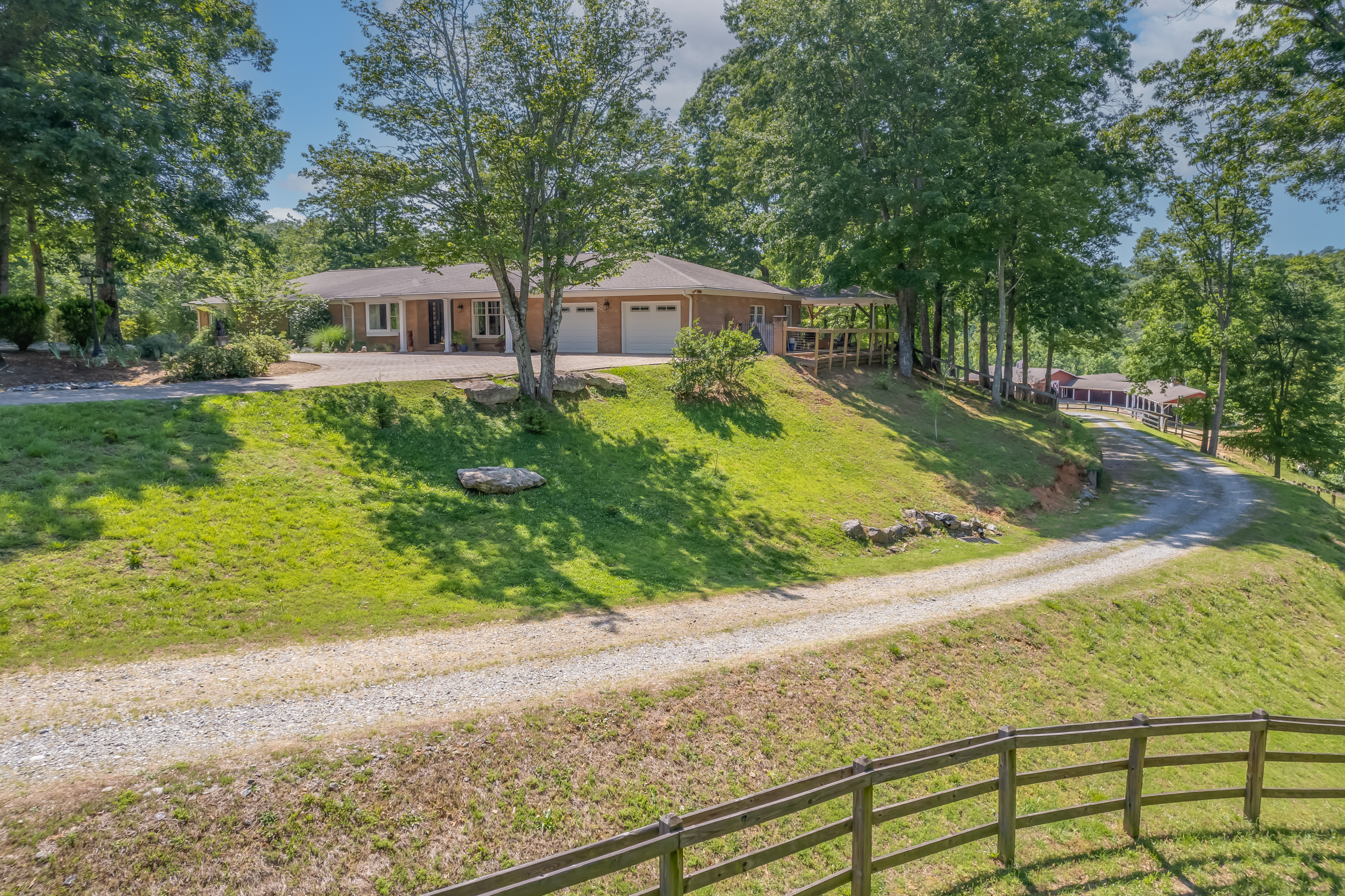 Walker, Wallace & Emerson Realty in Landrum, SC (2)