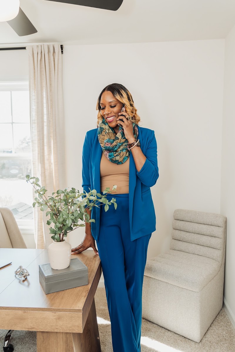 Kia Westbrook, Realtor-Fathom Realty (NC/SC) in Cornelius, NC (3)
