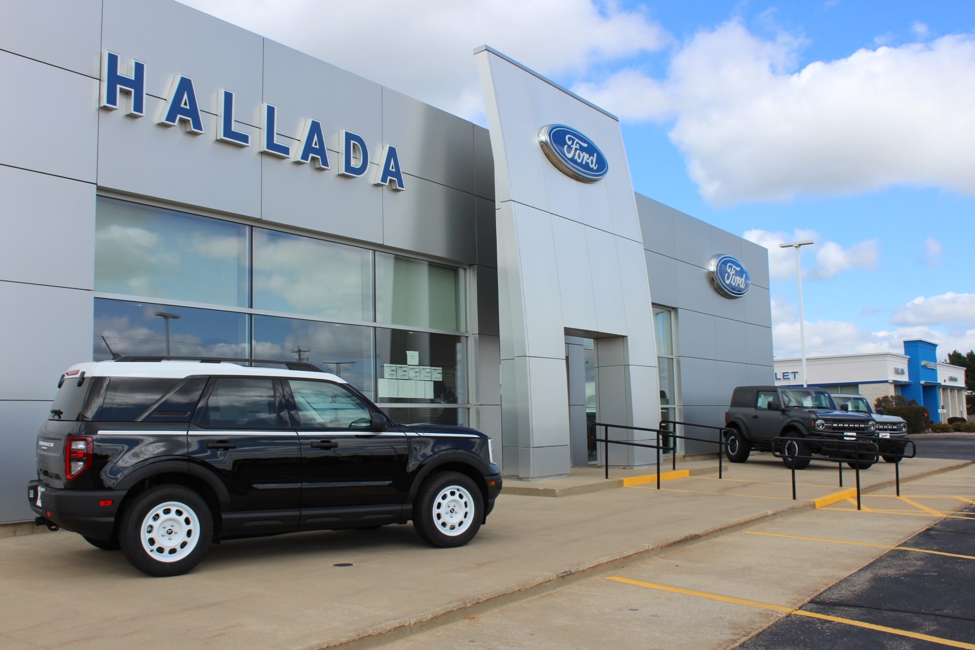 Hallada Motors, Inc. Service in Dodgeville, WI