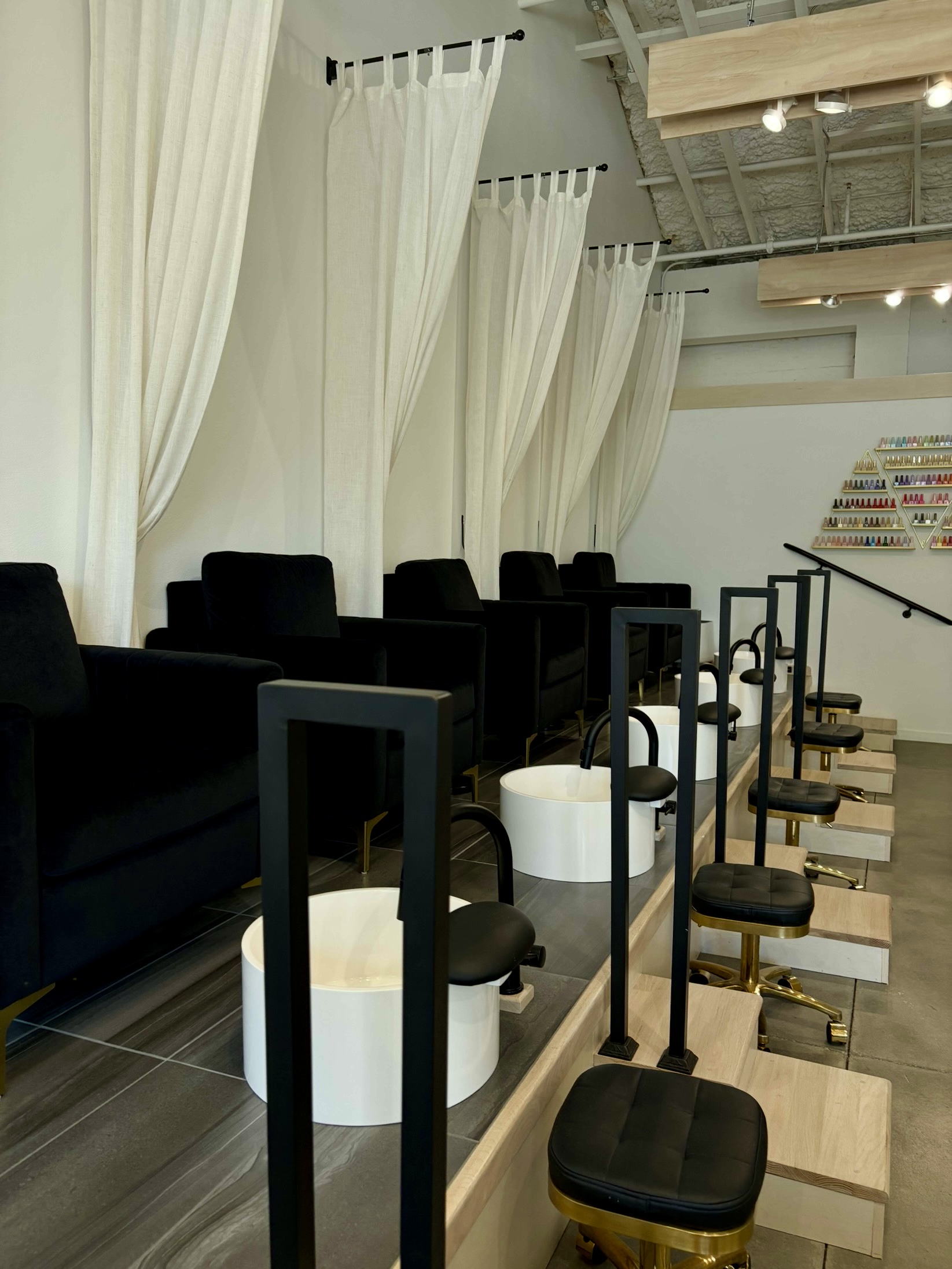 Bella's Tips & Toes Nail Salon in DeLand, FL (4)