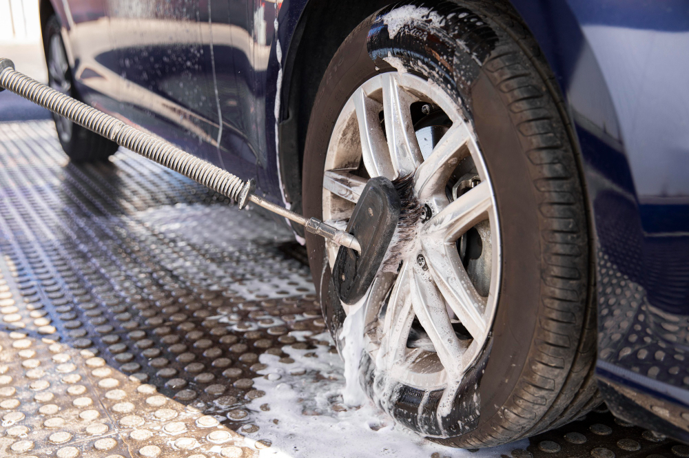 Racetrack Car Wash in Manhasset, NY (3)