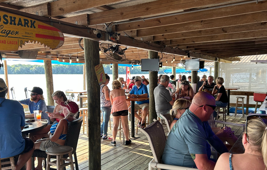 Boat Bar Welaka Lodge in Welaka, FL (3)