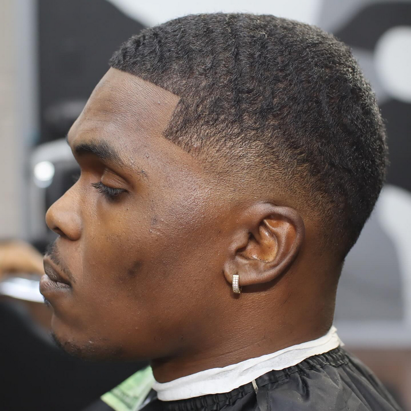 Upscale 606 Barber & Beauty Lounge in Chicago, IL