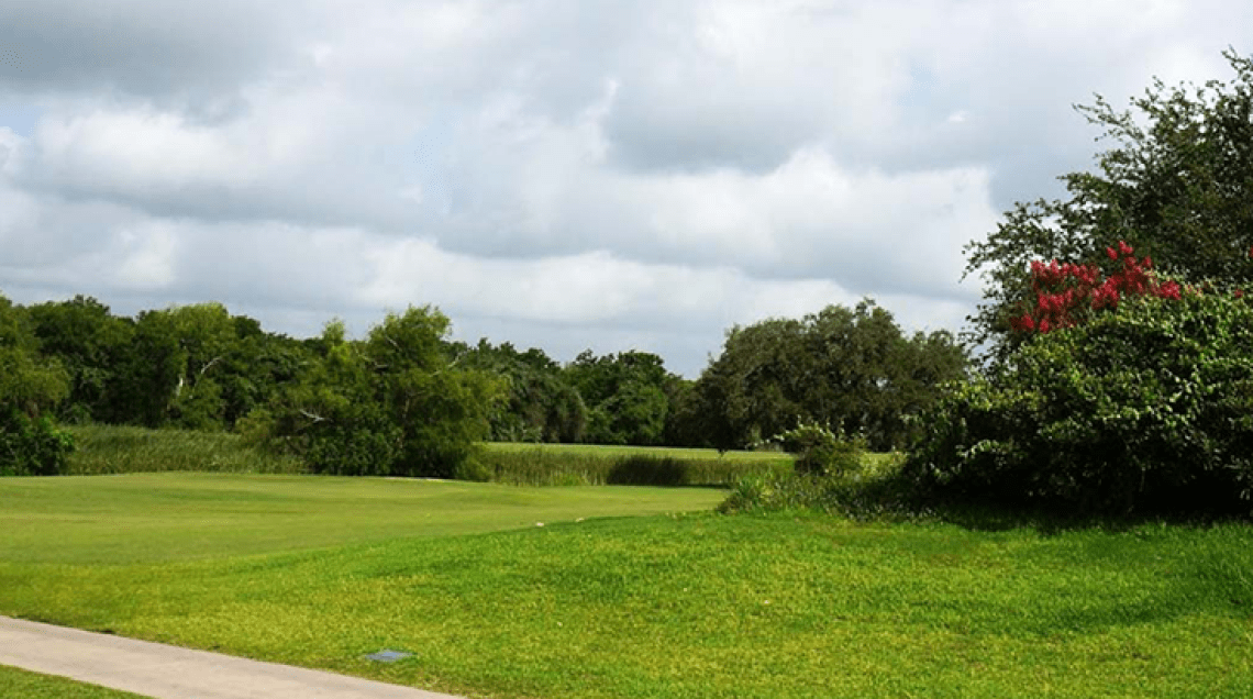 Lew's at Pleasanton Country Club in Pleasanton, TX (6)