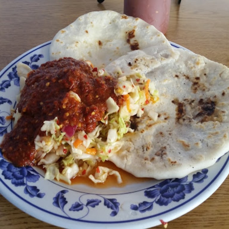 Pupuseria Y Restaurante La Llama in Port Hueneme, CA (2)