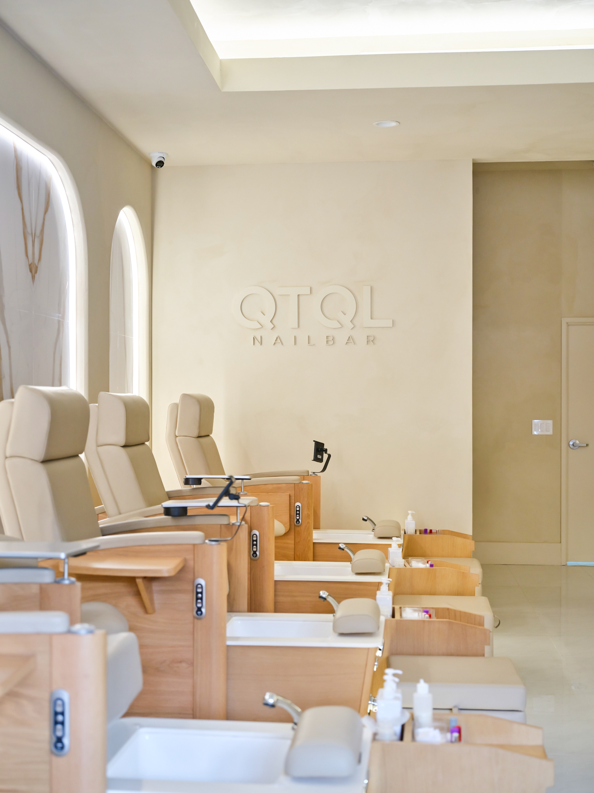 QTQL Nailbar in Beverly Hills, CA (4)