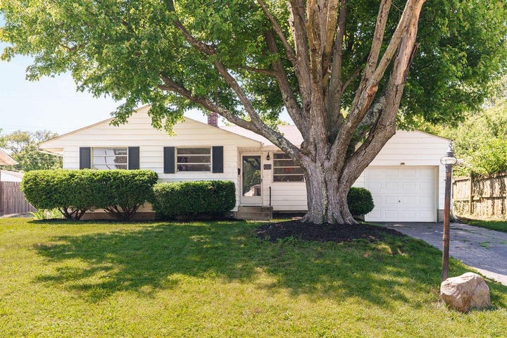 The Columbus Team REALTORS in Worthington, OH (4)