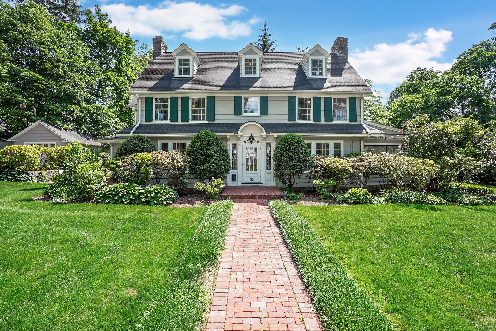 Scarsdale Real Estate Agent Cindy Schwall | Houlihan Lawrence in Scarsdale, NY (2)