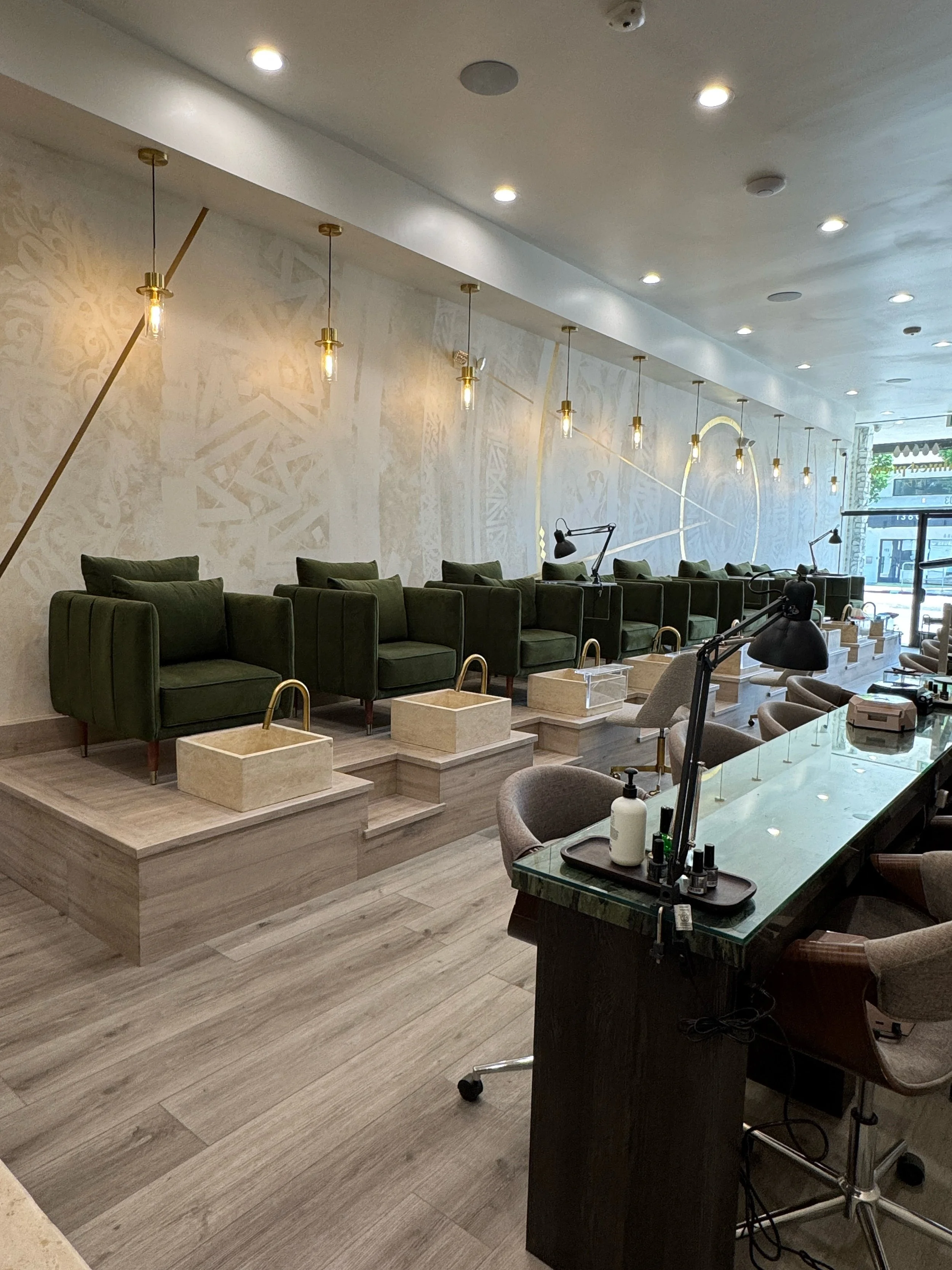 Painted Pretty Nail Bar in Sherman Oaks, CA (5)