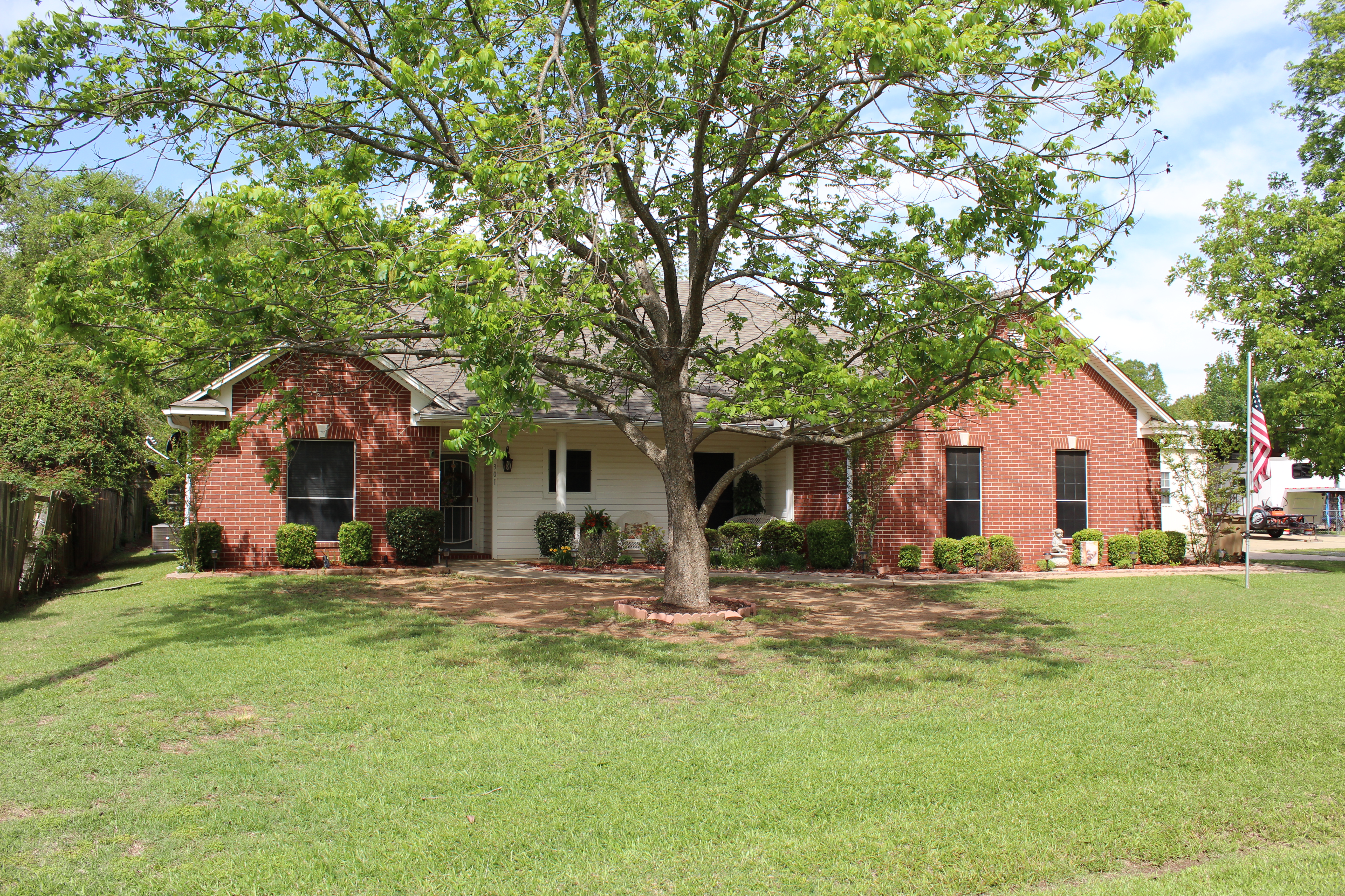 United Country Real Estate Angela Son Realty in De Kalb, TX