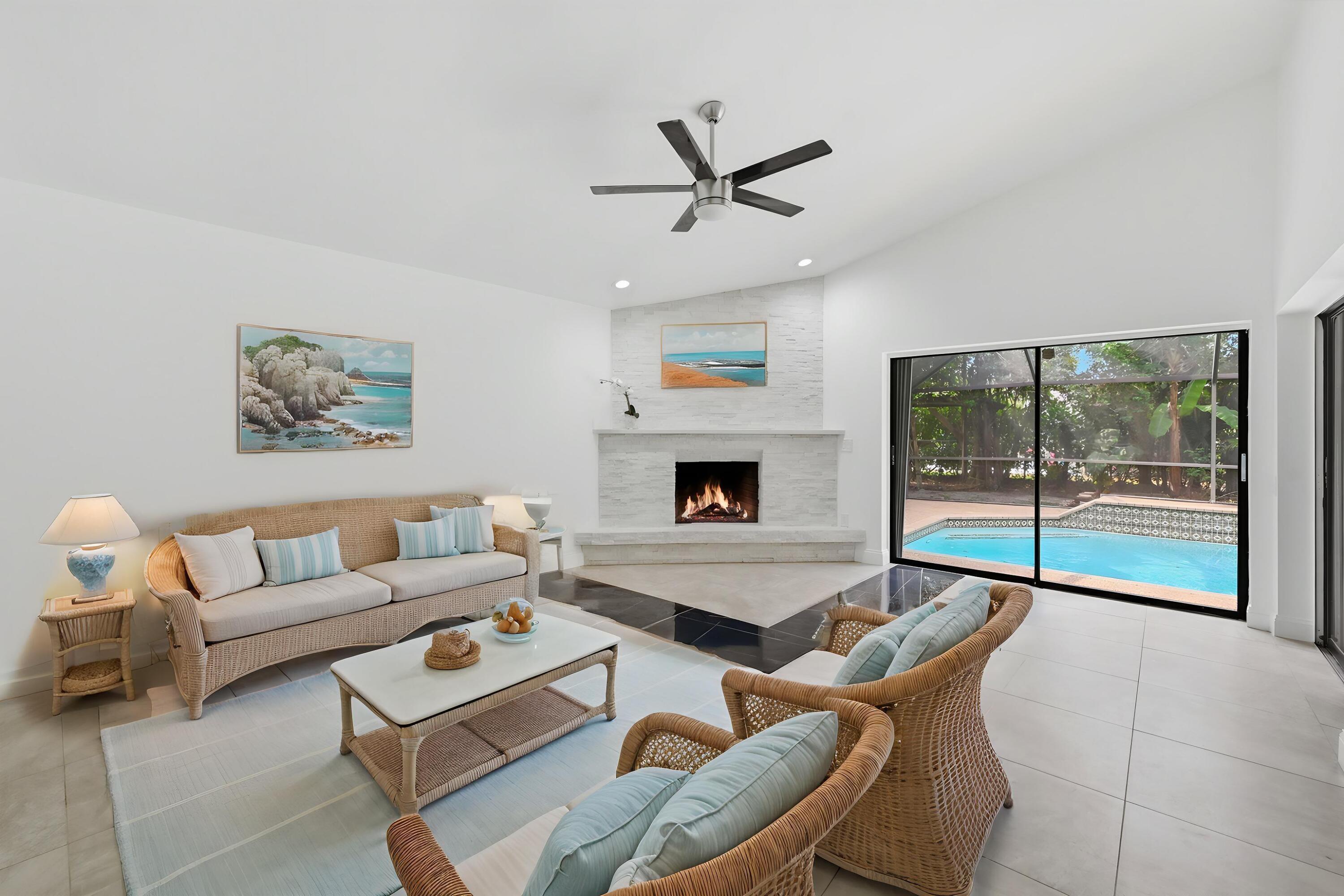 Laura Sanders Realtor REMAX in Coconut Creek, FL (3)