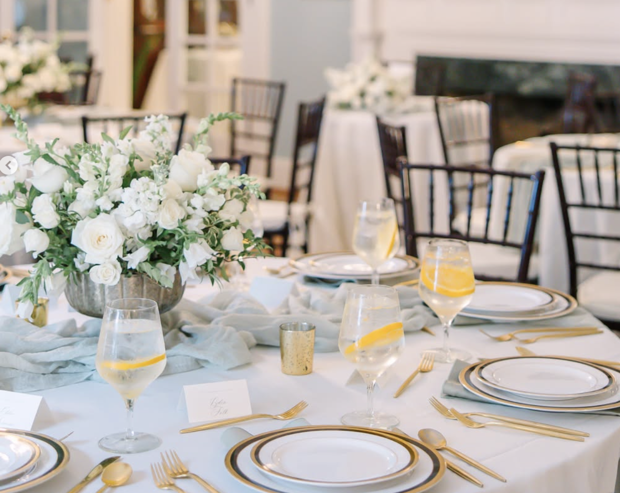 Decor Fancy Ja Floral and Event Designs in Huntersville, NC (3)