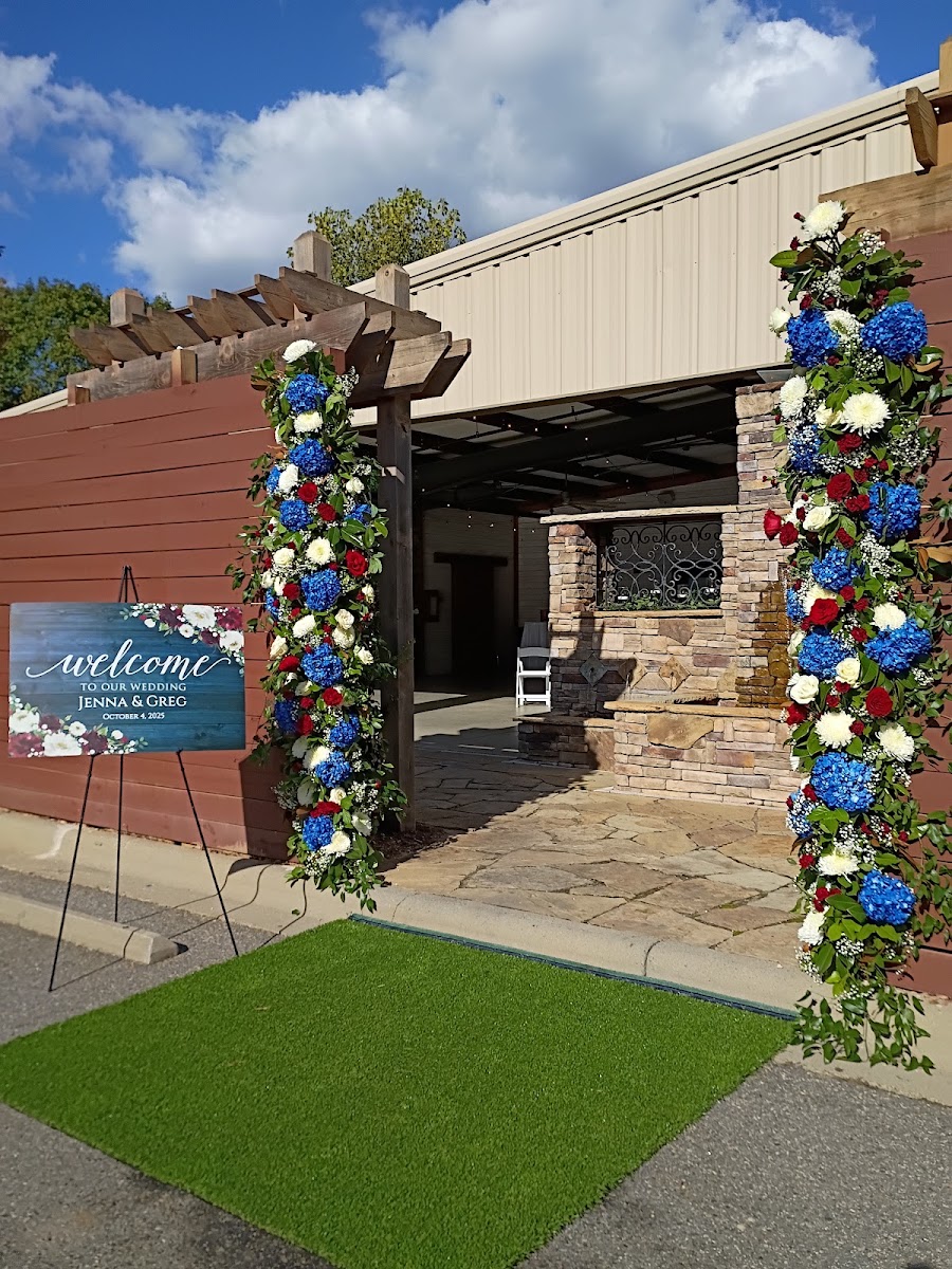 Decor Fancy Ja Floral and Event Designs in Huntersville, NC (5)