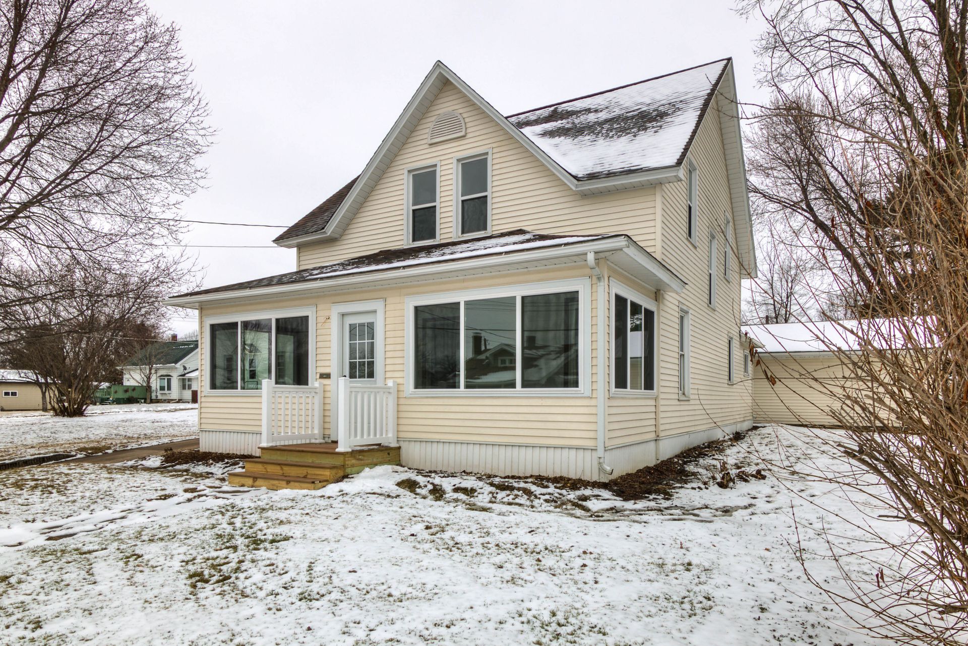 Liz Rico - Symple Real Estate in Eau Claire, WI
