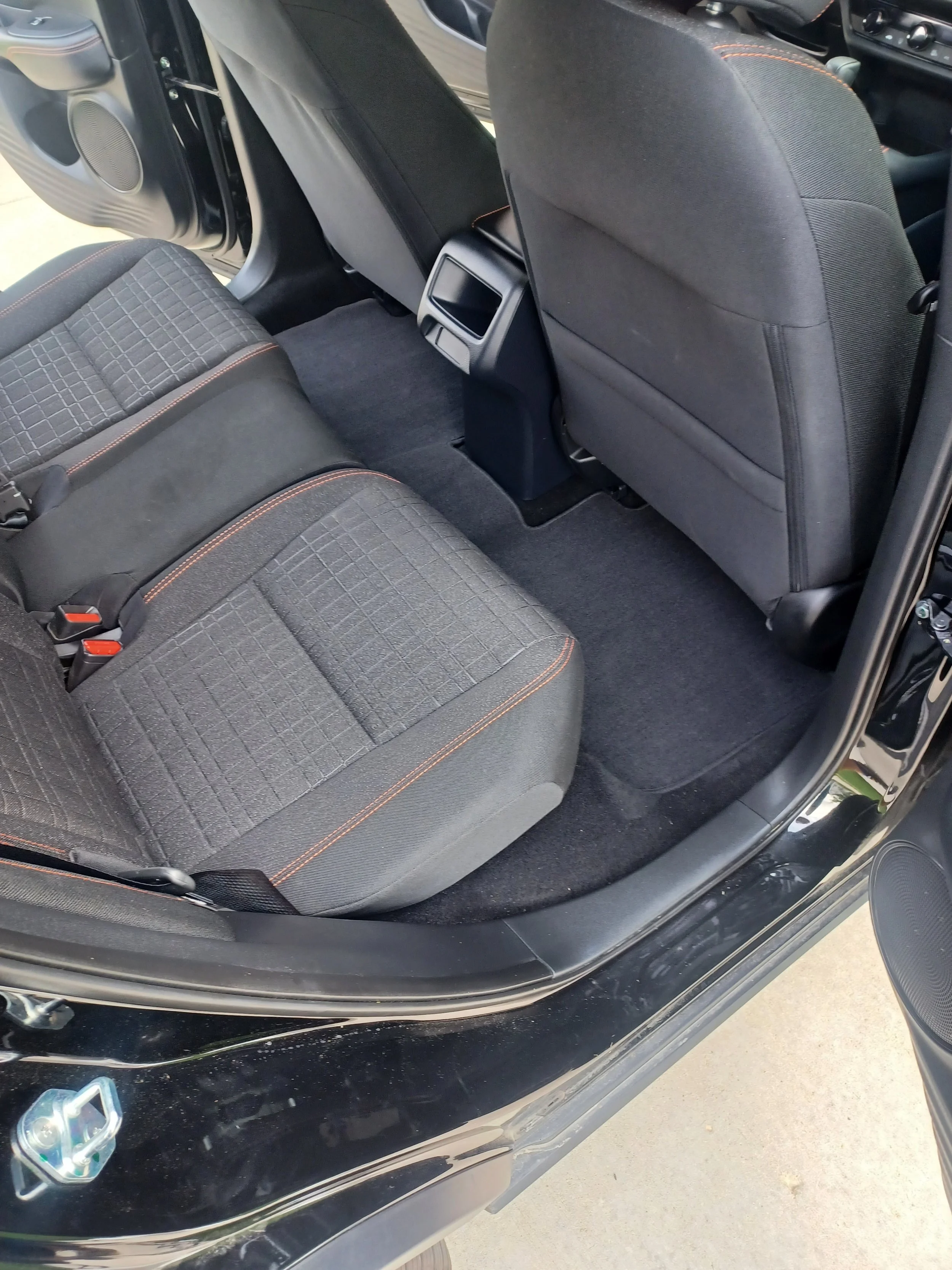 Dazzle Auto Spa in Fitchburg, WI (6)