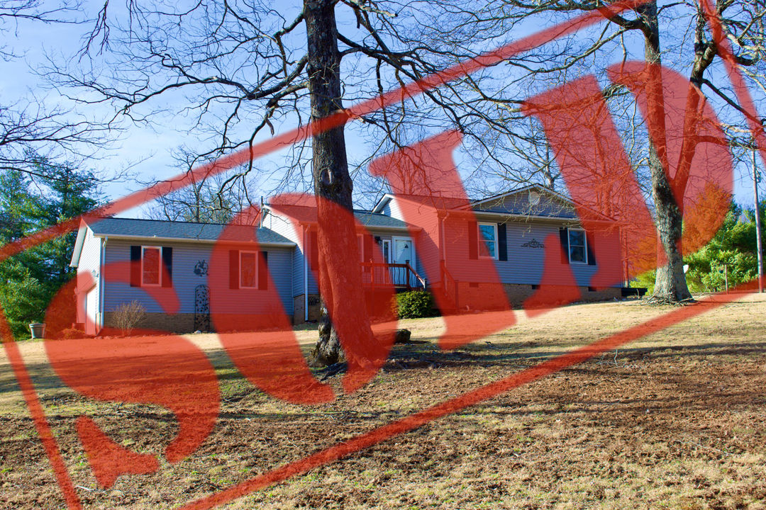 Realtor , Chris Davis Licensed VA Real Estate Agent in Hillsville, VA (4)
