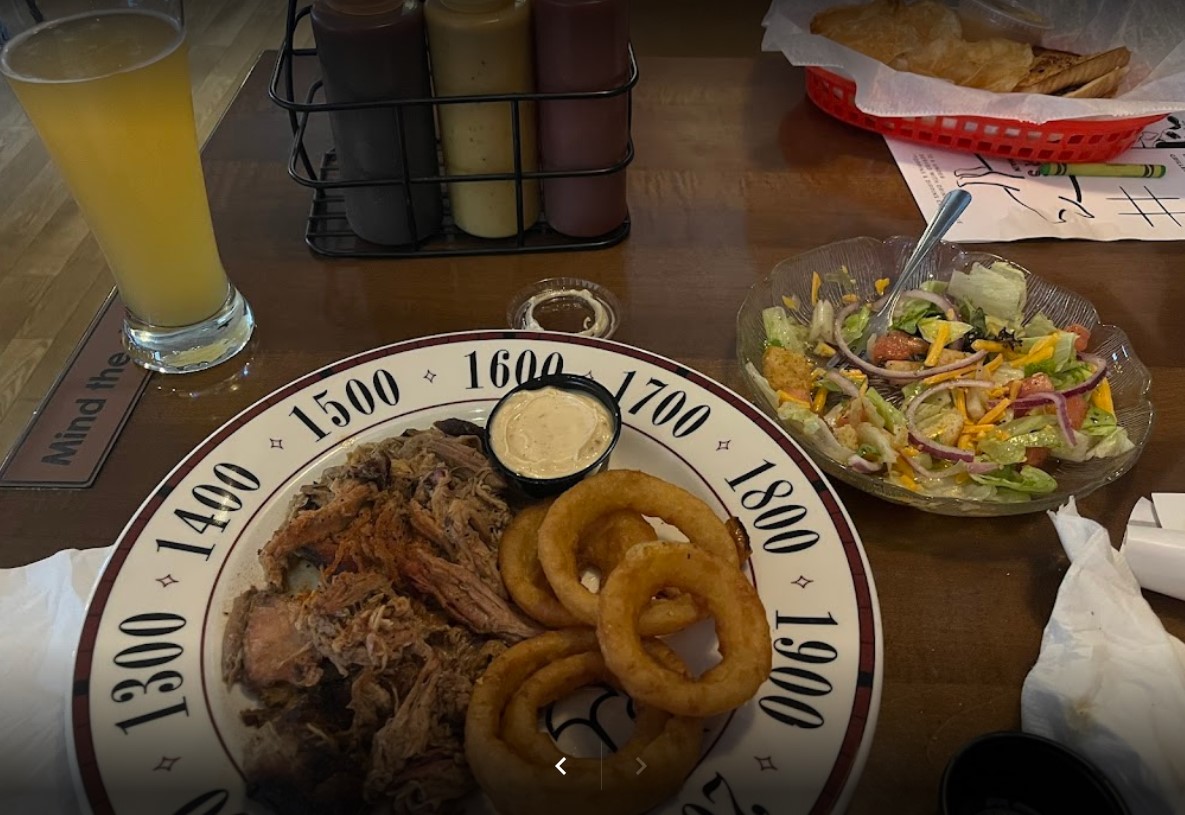 Linder's Tavern On Main in LaGrange, IN (2)