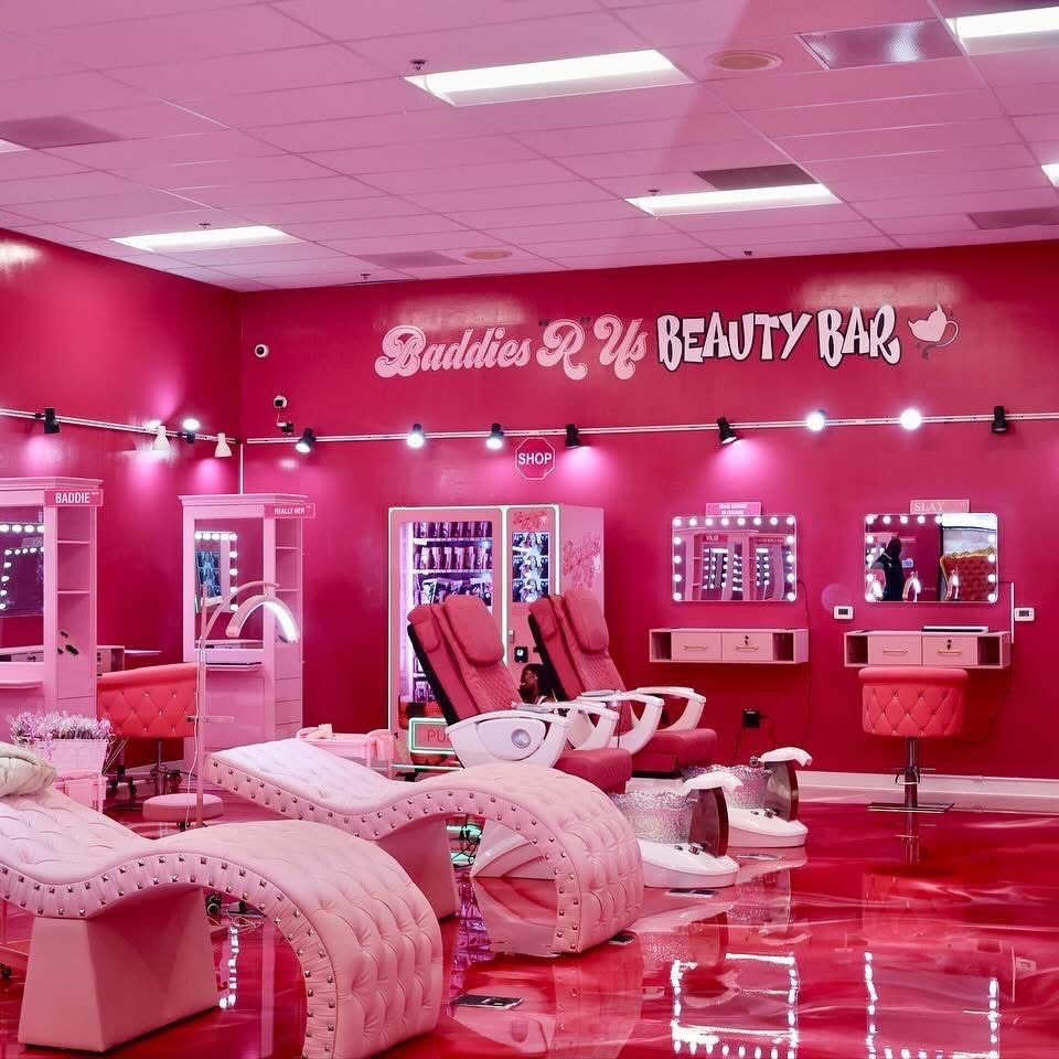 Baddies “R” Us Beauty Bar in Sacramento, CA (5)