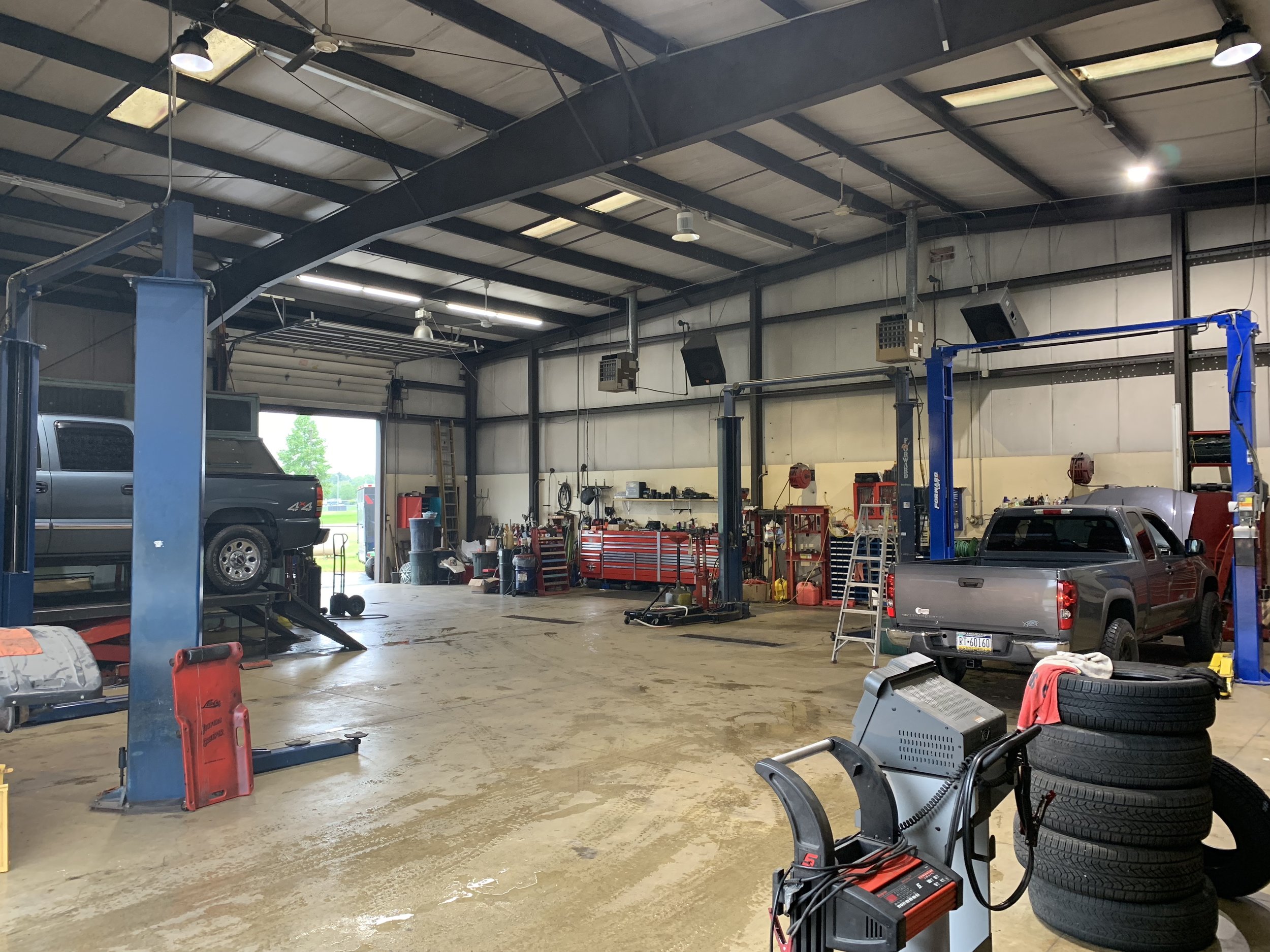 M & T Truck & Automotive Repair in Manheim, PA