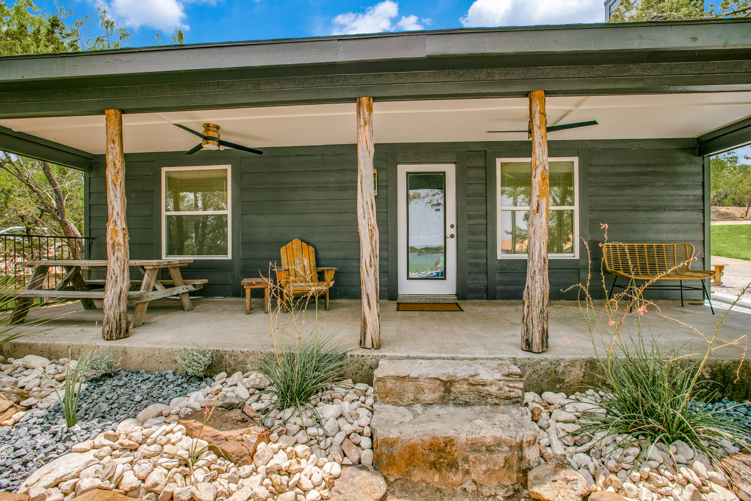 The Retreat – PK: Lake Home Sales & Rentals in Graford, TX