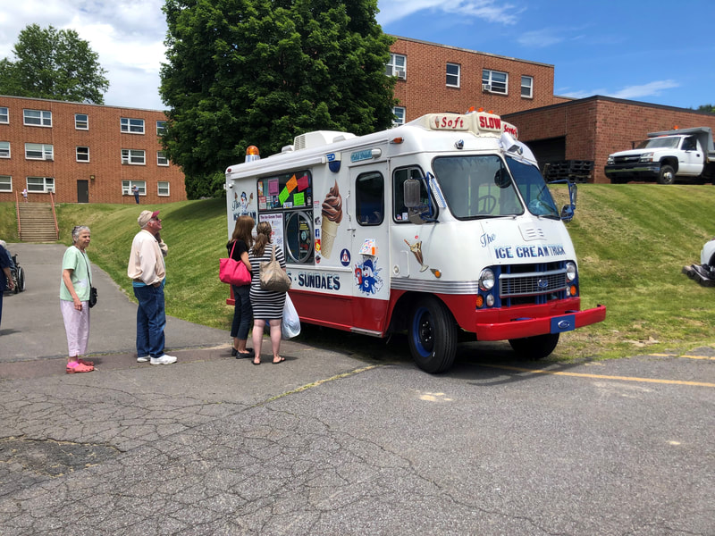 The Ice Cream Truck 1961 in Dallas, PA (2)