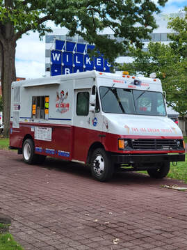 The Ice Cream Truck 1961 in Dallas, PA (5)