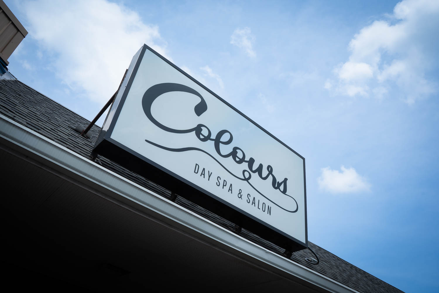 Colours Day Spa & Salon in Muncie, IN
