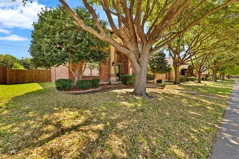 Michelle Wylie, Broker-REALTOR | Top Hat Realty Group in Fort Worth, TX