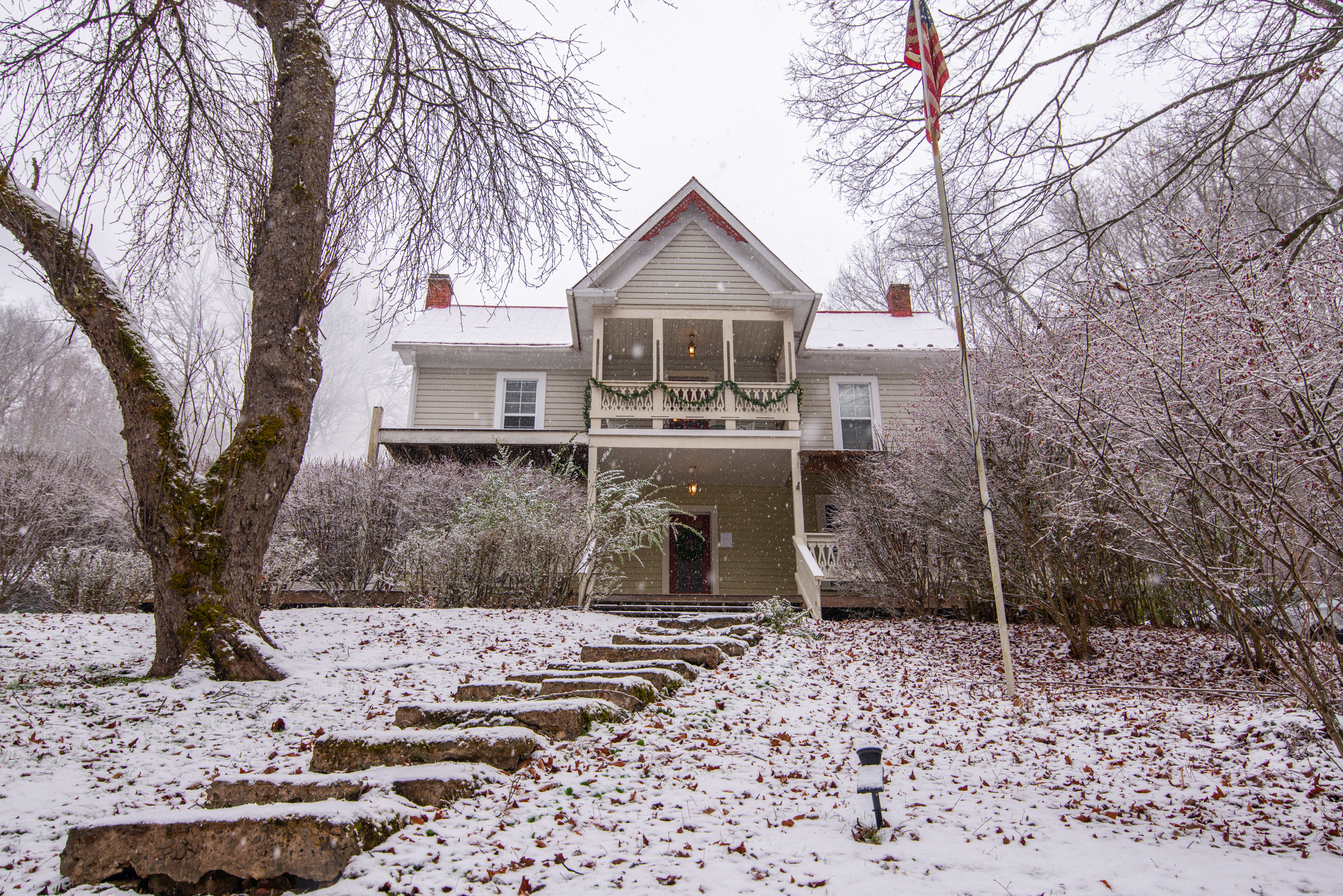 Moore House Inn & Cabins in Marlinton, WV
