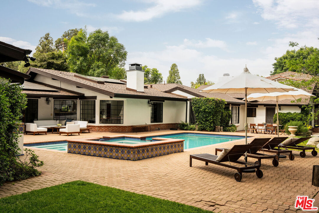 Brock & Lori Harris Real Estate Team in Los Angeles, CA (6)