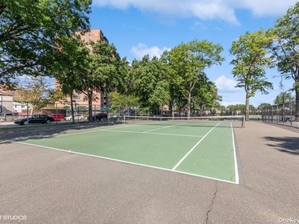 American Homes OnLine Realty Inc. in Fresh Meadows, NY (2)