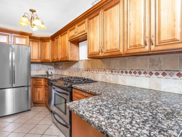 American Homes OnLine Realty Inc. in Fresh Meadows, NY (3)