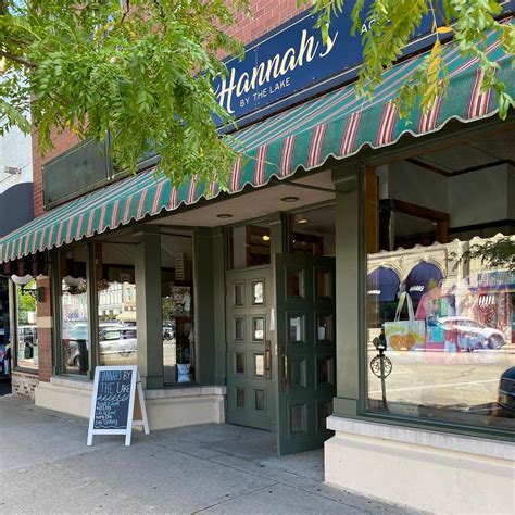 Hannah’s by the lake in Lake Geneva, WI (3)