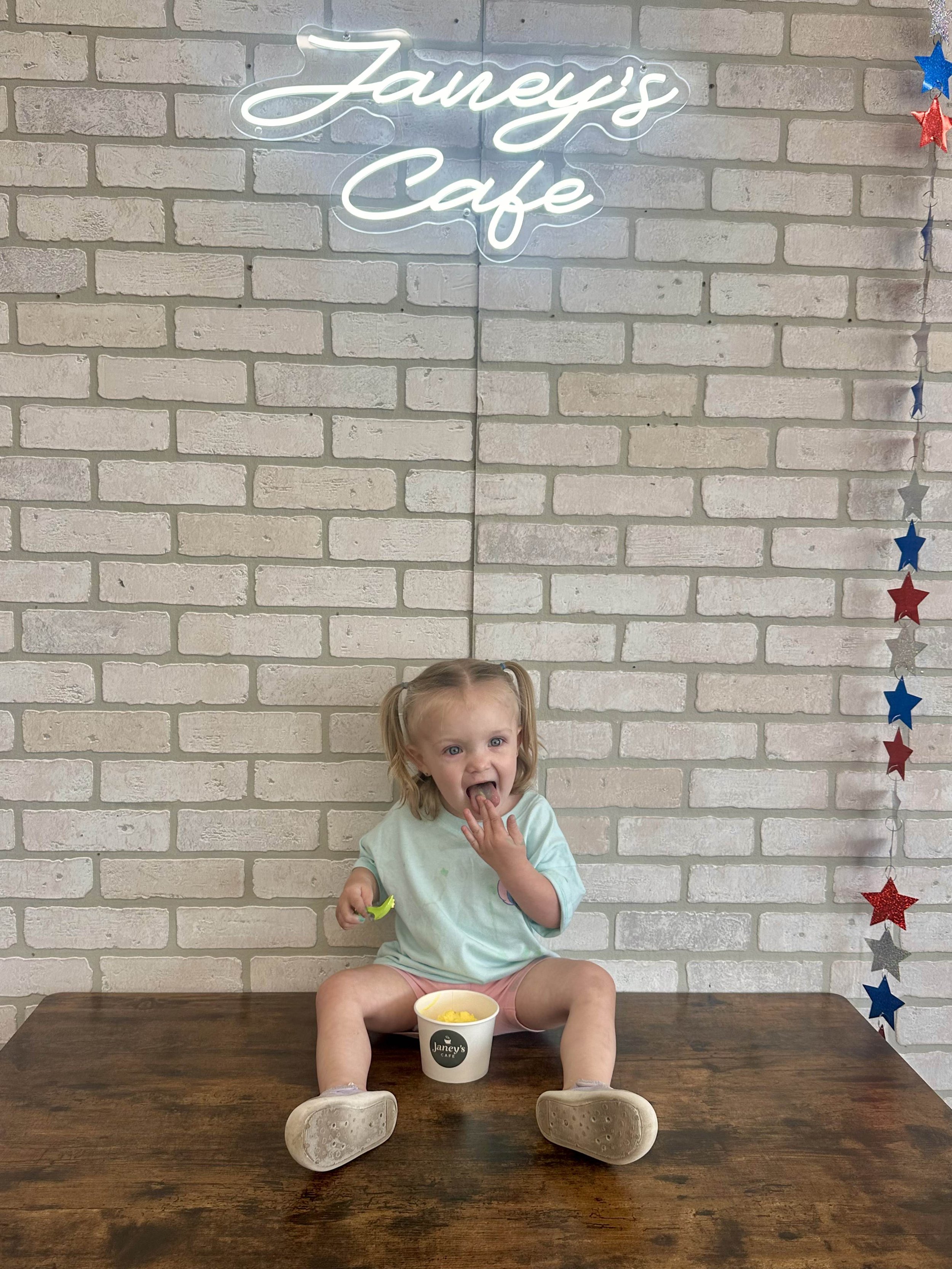 Janey's Cafe in Coleman, WI (4)