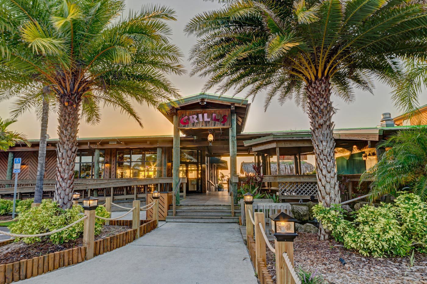 Grills Riverside Seafood Deck & Tiki Bar in Melbourne, FL (5)