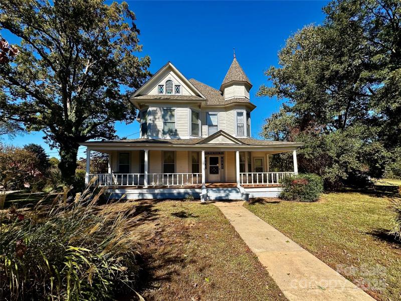Rus/D Real Estate Brokers – Realtors® in Morganton in Glen Alpine, NC (4)