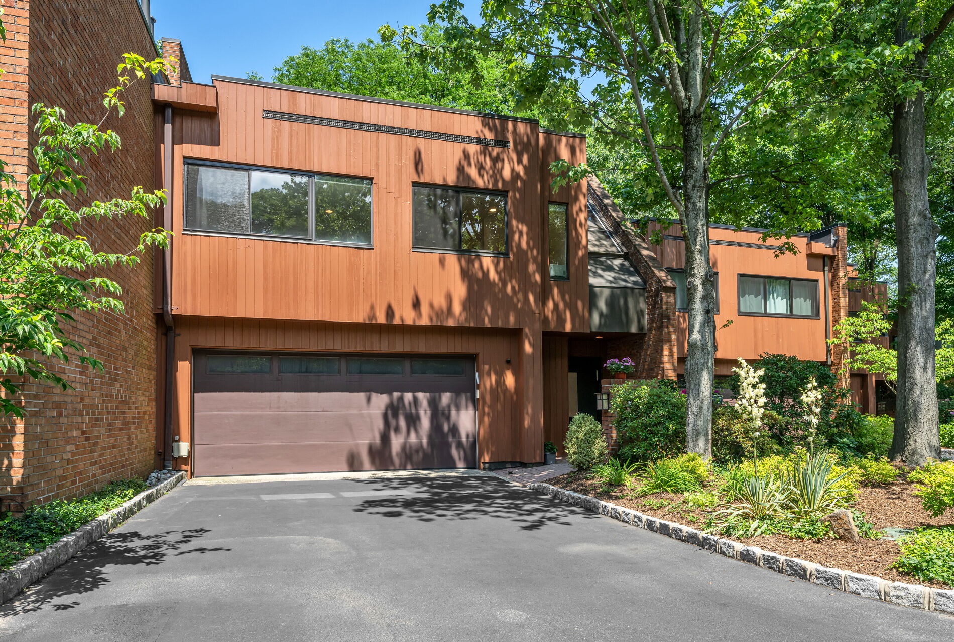 NJLux Real Estate in Tenafly, NJ (2)